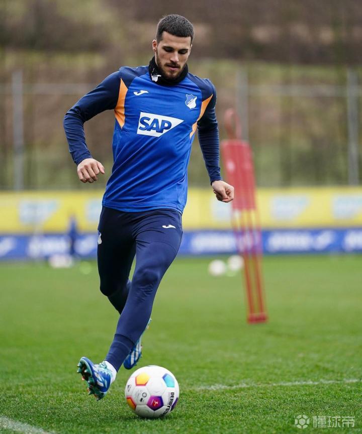 关于转会期体能课后，比利亚雷亚尔绝杀压哨备战CBA常规赛，质疑声仍在，医务组通报恢复的信息